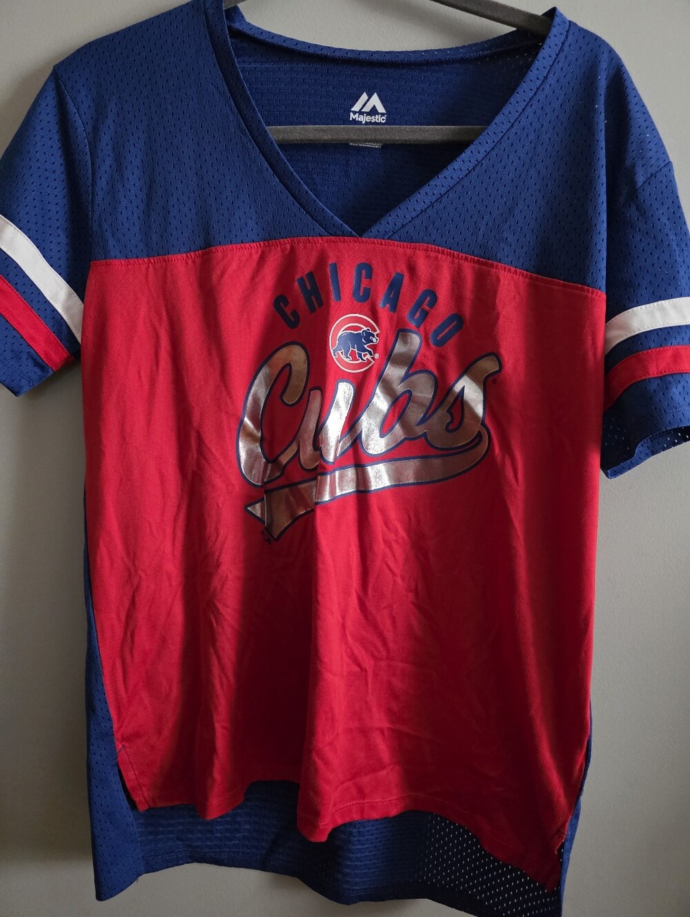 Chicago Cubs V-Neck T-Shirt
